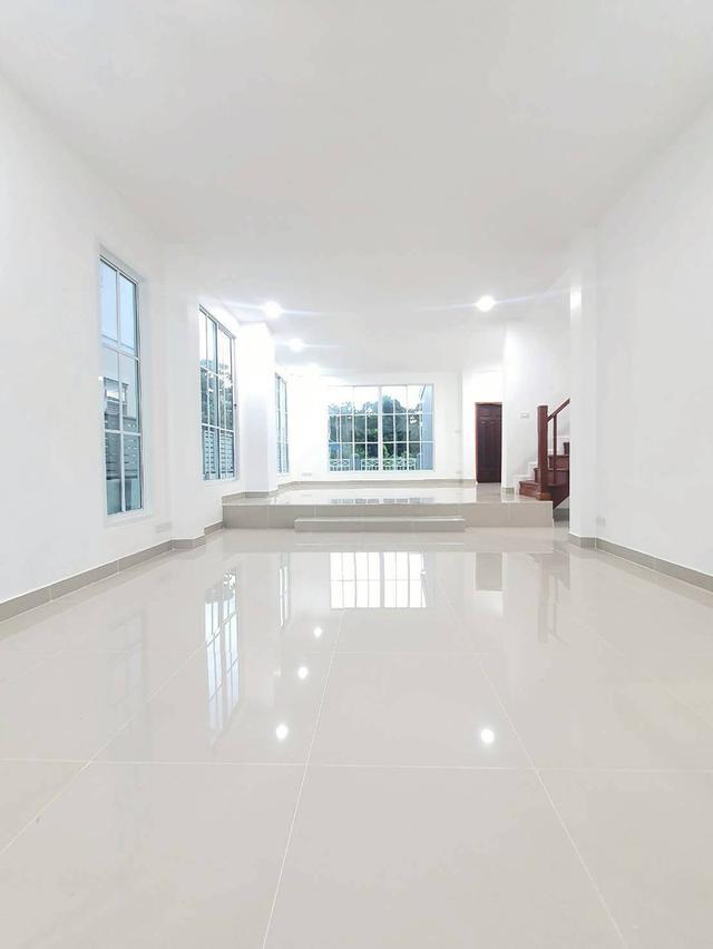 ขายบ้านเดี่ยว หมู่บ้านลลิลเดอะยังเอ็กซ์คลูทีฟ กาญจนาภิเษก 36 ติดถนนกาญจนา-เฉลิมพระกียรติ (N.1981) 5