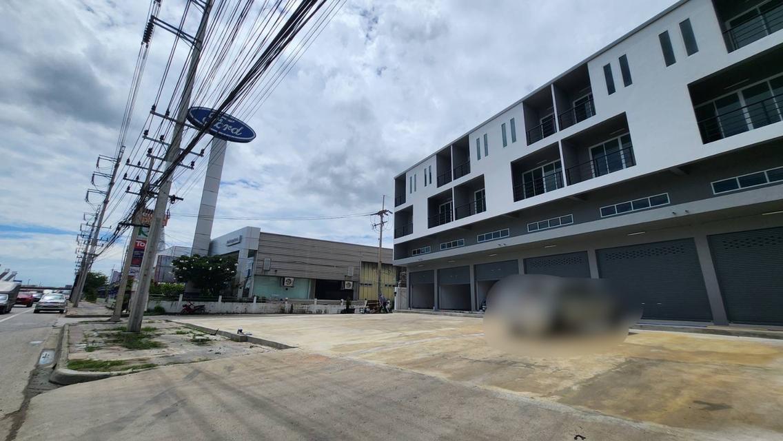 ขายหรือให้เช่าอาคารพาณิชย์ 3.5 ชั้น พร้อมดาดฟ้า โครงการ UTECTIC 2 กม. 24 ถึง 25 ห่างจากเซ็นทรัลมหาชัยเพียง 200 เมตร ติดถนนพระราม 2 9