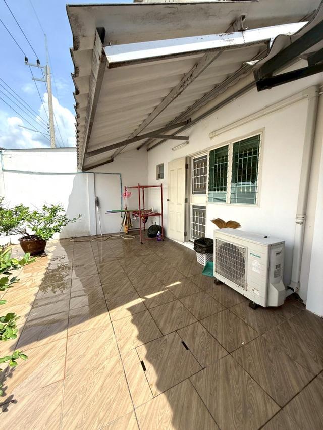 ขาย ทาวน์โฮม HS090 หลังมุม ติดสวน อารมณ์บ้านเดี่ยว บ้านบึง ชลบุรี ไลท์ โฮมทาว์น 132 ตรม 43.4 ตรว ทำเลดี ราคาถูฏ ใกล้ QMB 6