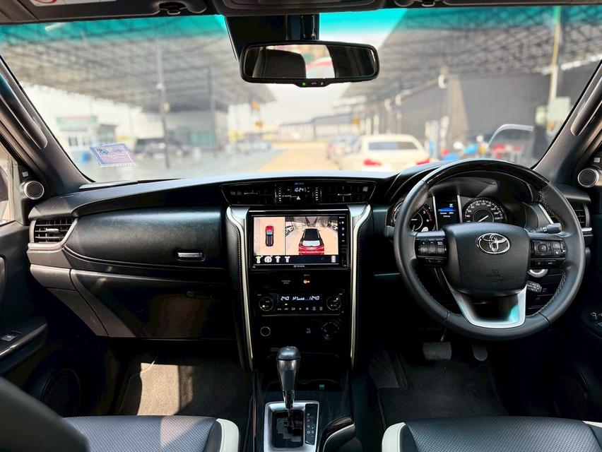 TOYOTA FORTUNER 2.8 Legender 4WD ปี2022รถบ้านแท้ Topสุด พร้อมใช้งาน รูปที่ 6