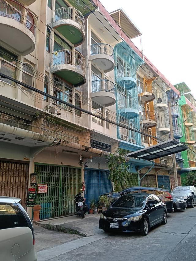 บ้านตึกแถวเชิงพาณิชย์ 4