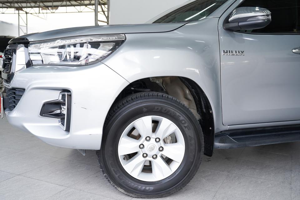 TOYOTA HILUX REVO 2.4 E PRERUNNER AT ปี 2019 สีเทา 2