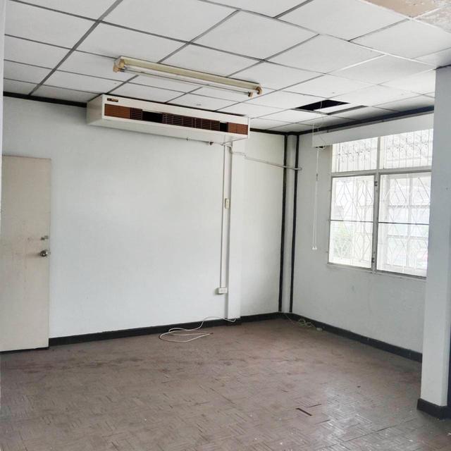 ขายทาวเฮ้าส์ 2 ชั้น ลาดพร้าว44 ห้วยขวาง กทม. ปากซอยเป็นสถานีรถไฟฟ้า สถานีภาวนา  9