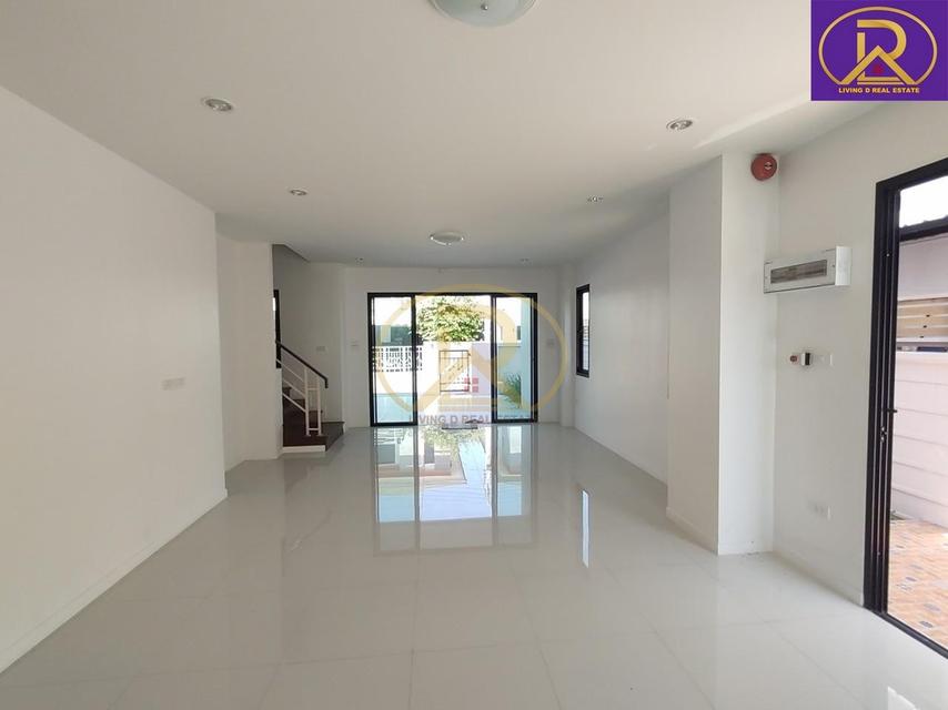 ขายบ้านใหม่เหลือ2หลังสุดท้าย โครงการบ้านภูริ บ้านแฝดสไตล์บ้านเดี่ยว 2 ชั้น สวยทันสมัย พร้อมเข้าอยู่ ต.บ้านสวน อ.เมืองชลบ 5