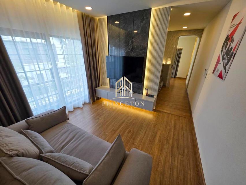 Luxury 2-Storey Home Centro Bangna 8
