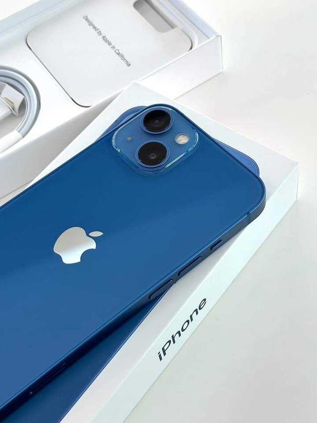  iPhone 13 สีน้ำเงิน 3