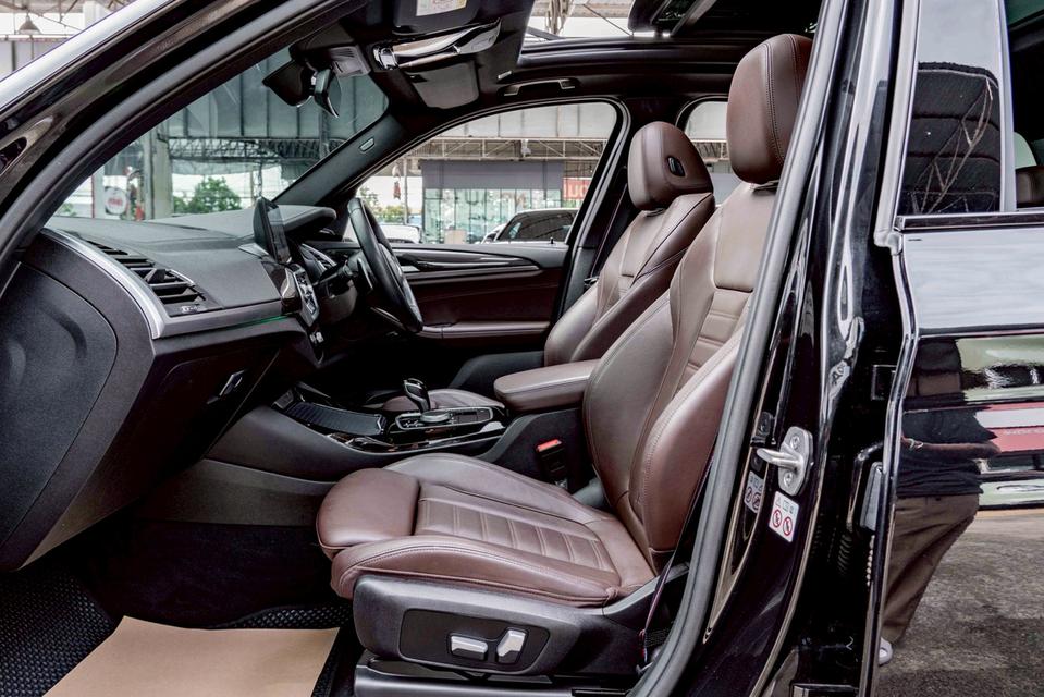 รหัสรถ NP970 รุ่นรถ : BMW X3 XDRIVE30e M SPORT ปีรถ : 2022 16