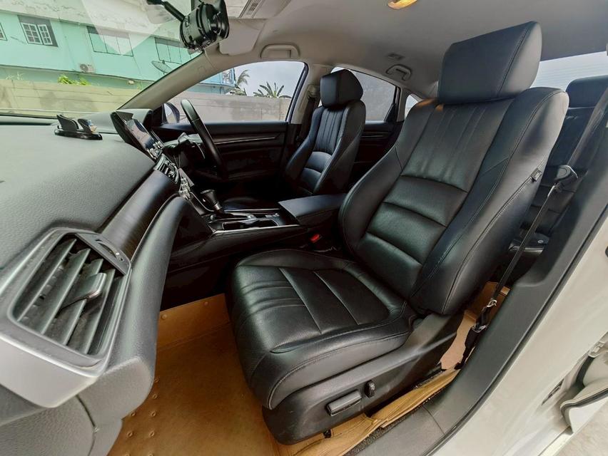 HONDA ACCORD 1.5EL TURBO 9