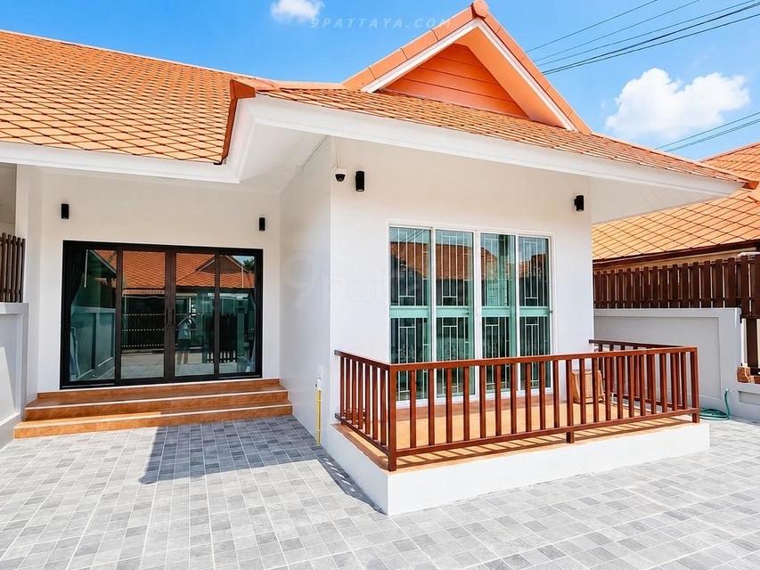 For Sale — Semi-Detached House with Tenant at The Ville Jomtien 2 bedrooms 2 bathrooms return: approx. 7–8% Fully furnished Ready for investment 1