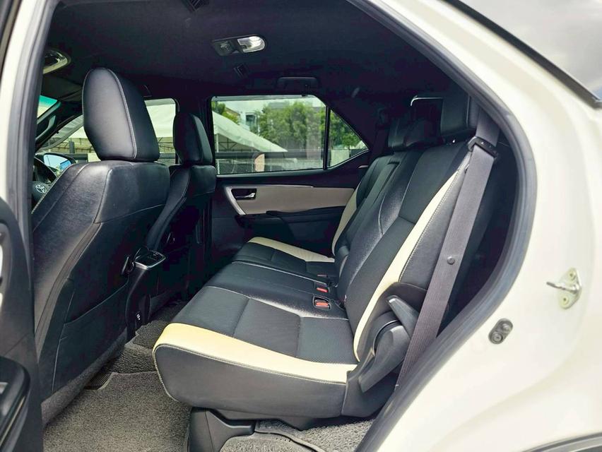 TOYOTA FORTUNER 2.8 LEGENDER 4WD ปี 2021