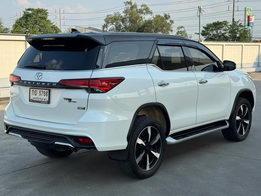 Toyota Fortuner 2.8 Top 4WD ปี 2019 จด 2020 ขับ 4 รถสวยจัด ไมล์ 18X,XXX km. 6