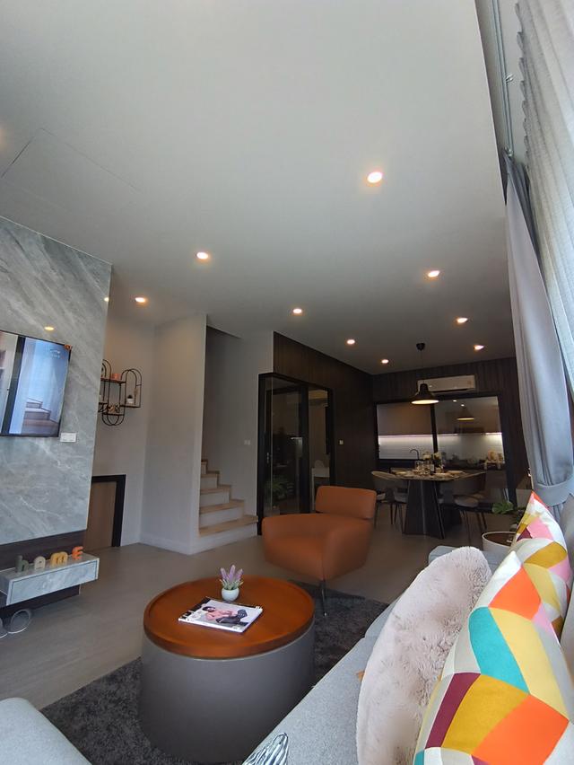 Luve Luxury Townhome 3 ชั้น ซ.ลาดปลาเค้า 10 ใกล้ ม.เกษตรฯ & Central ลาดพร้าว 4นอน4น้ำ 2จอด 200ตร.ม. เริ่ม 7.48ลบ. ลด300K ฟรีครัว+แอร์ โทร 0972044747 2