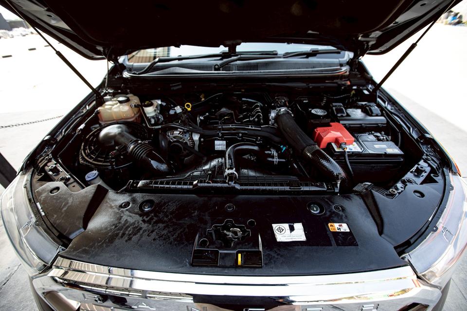 Ford Ranger 2.2 XLT Hi-Lander Double Cab เกียร์ Auto ปี 2017 สีเทา มือเดียวป้ายแดง รูปที่ 19