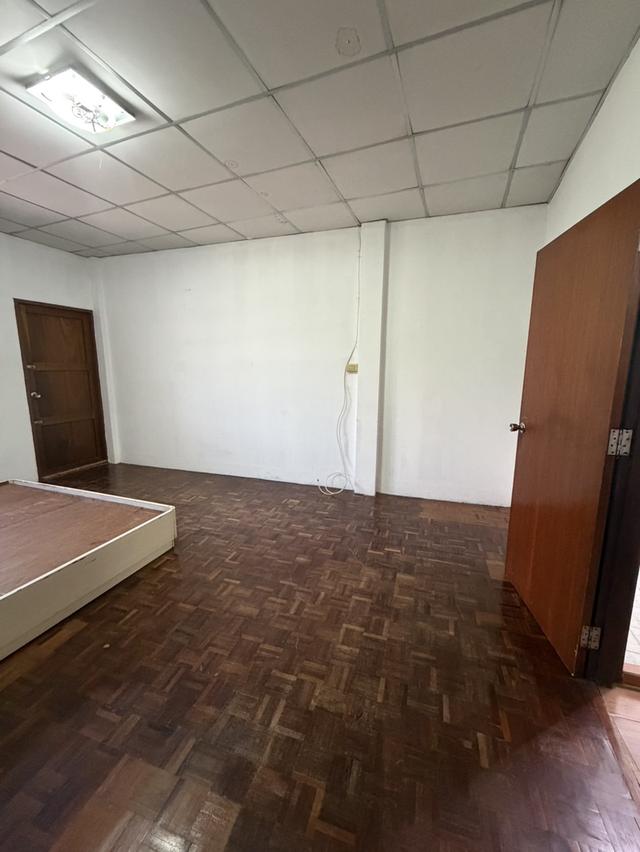 ทาวเฮ้าส์ 2 ชั้น 2 ห้องนอน 2 ห้องน้ำ 12