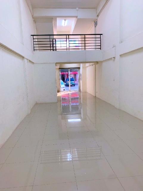 บิ๊กซี กัลปพฤกษ์ 1.2กม. สำเพ็ง2 MRT บางหว้า 4.8  กม.ให้เช่าอาคารพาณิชย์ 3.5 ชั้น มีชั้นลอย 18 ตร.วา.290 ตร.ม. เดอะมอลล์  3