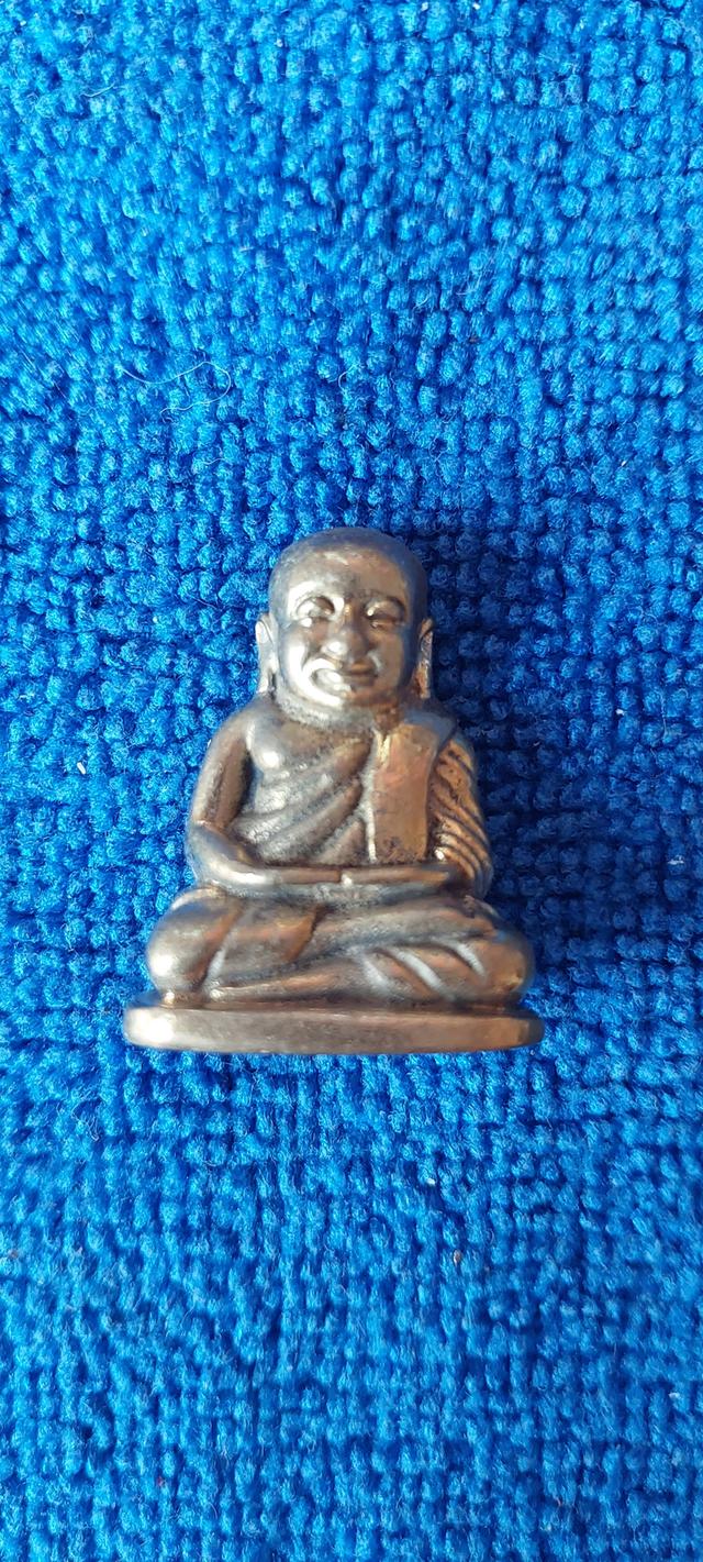 หลวงพ่อเงิน วัดวังกระสูบรุ่น80พรรษาปี2551 รูปย่อยที่ 4