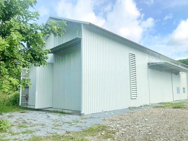 ให้เช่าโกดัง รถคอนเทนเนอร์ 20 ฟุต รร.นานาชาติ KIS 2.8 กม. สภาพใหม่พร้อมออฟฟิศ 66 ตร.วา. 265 ตร.ม. ลาดพร้าว85-95 MRT มหาด 1