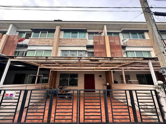 ขายทาวน์โฮม 3 ชั้น หมู่บ้านทาวน์พลัส เกษตร – นวมินทร์ หลังบุญถาวรเกษตรนวมินทร์ ใกล้เลียบด่วน **ขายพร้อมผู้เช่า 1