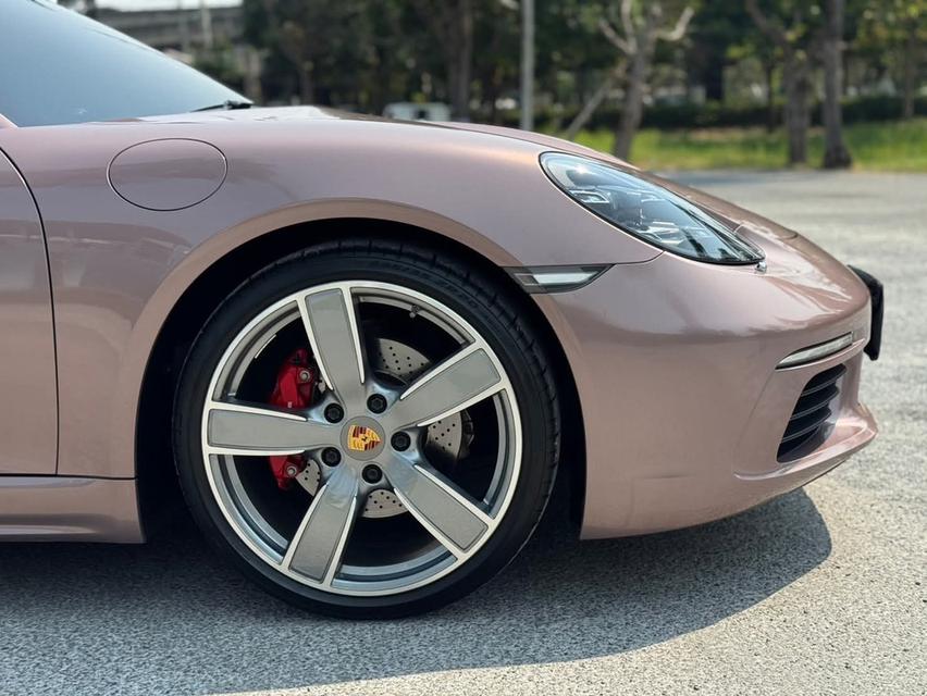 718 Cayman 2