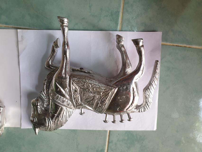 รูปปั้นม้าประดับงานศิลป รูปที่ 5