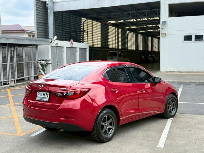MAZDA 2 1.3 STD 2016 สีแดง มือเดียว เข้าศูนย์ทุกระยะ