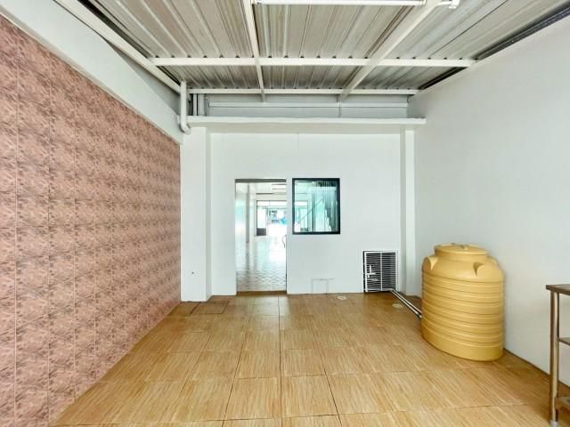 ให้เช่าตึกแถว 5 ชั้น สุขุมวิท71 BTSพระโขนง457ม. พร้อมดาดฟ้ามีหลังคา Cloud Kitchen 18ตร.ว. 250ตร.ม. ตลาดพระโขนง 300 ม. 5