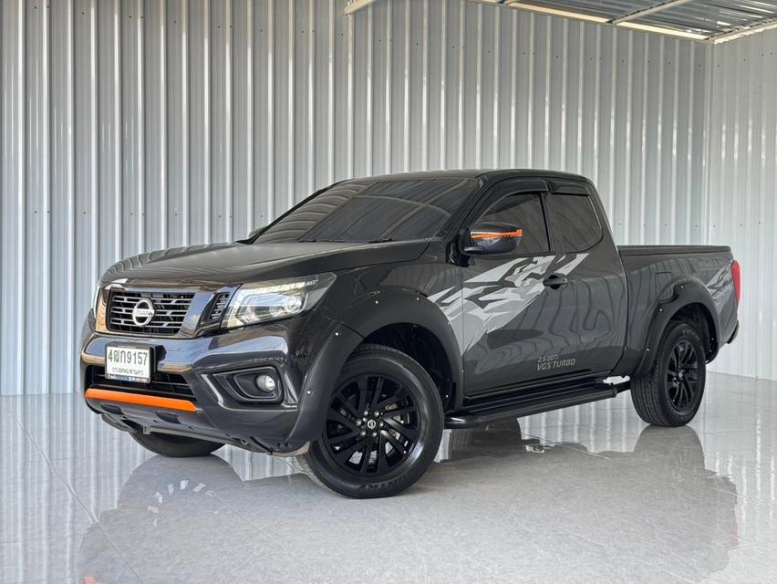 Black Edition Navara 2.5E Calibre  2