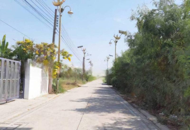ที่ดินเปล่าถมแล้ว ติดถนนคอนกรีต ตำบลราชาเทวะ  บางพลี   สมุทรปราการ 6