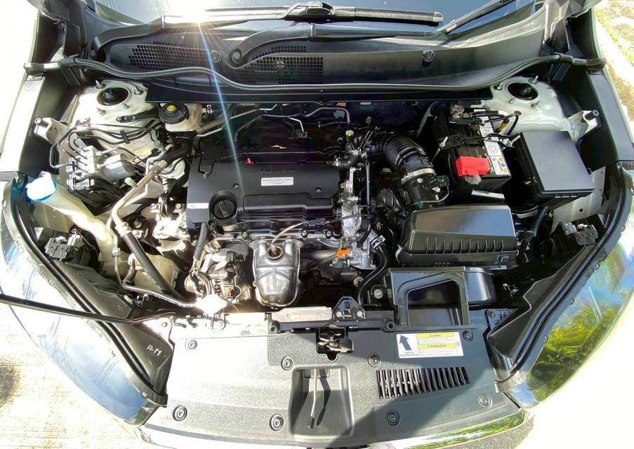 HONDA CR-V 2.4 E  7ที่นั่ง ปี2018 สีขาว 10