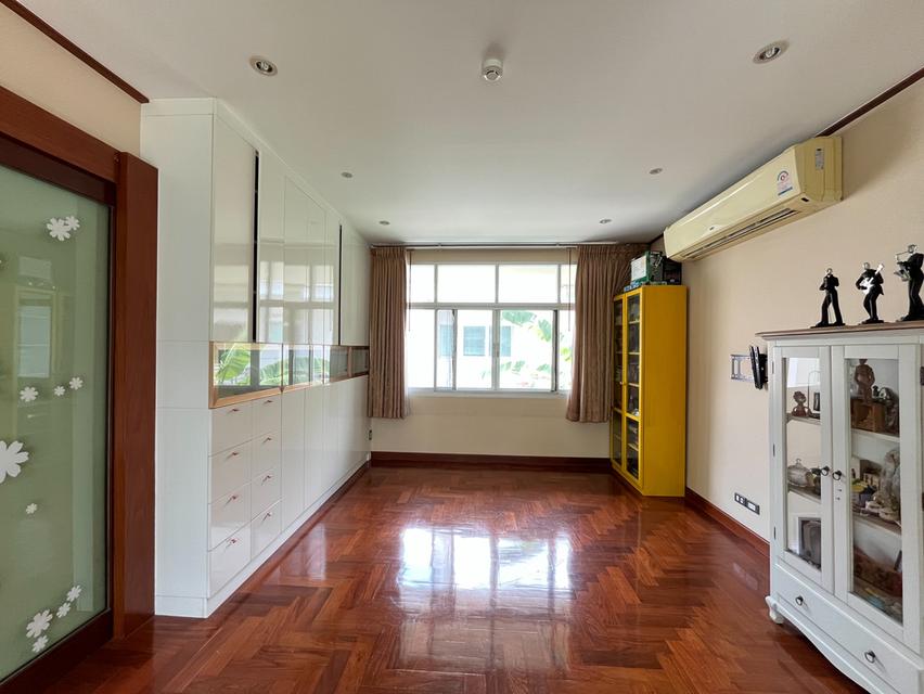 ขายบ้านเดี่ยว 2 ชั้น หมู่บ้านพร้อมพันธุ์ พาร์ค สวนหลวง ร.9 ขนาดที่ดิน 132.4 ตร.ว.พื้นที่ใช้สอย 290 ตร.ม.สวนรอบบ้าน 3