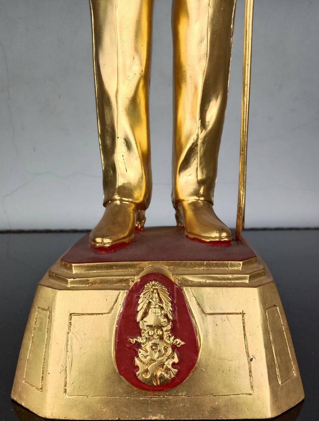 69.พระบรมรูปหล่อโลหะในหลวงรัชกาลที่9 พระบาทสมเด็จพระปรมินทรมหาภูมิพลอดุลยเดช(ทอง) รูปย่อยที่ 4