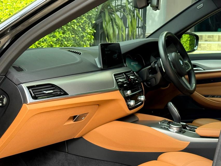 2018 BMW 530e MSPORT รถมือเดียวออกป้ายแดง รถวิ่งน้อยเพียง 80,000 กม เข้าศูนย์ตามระยะ รถไม่มีอุบัติเหตุครับ 11