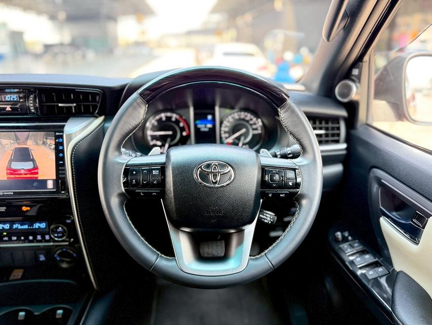 TOYOTA FORTUNER Legender 4WD ปี 2022 รูปที่ 8