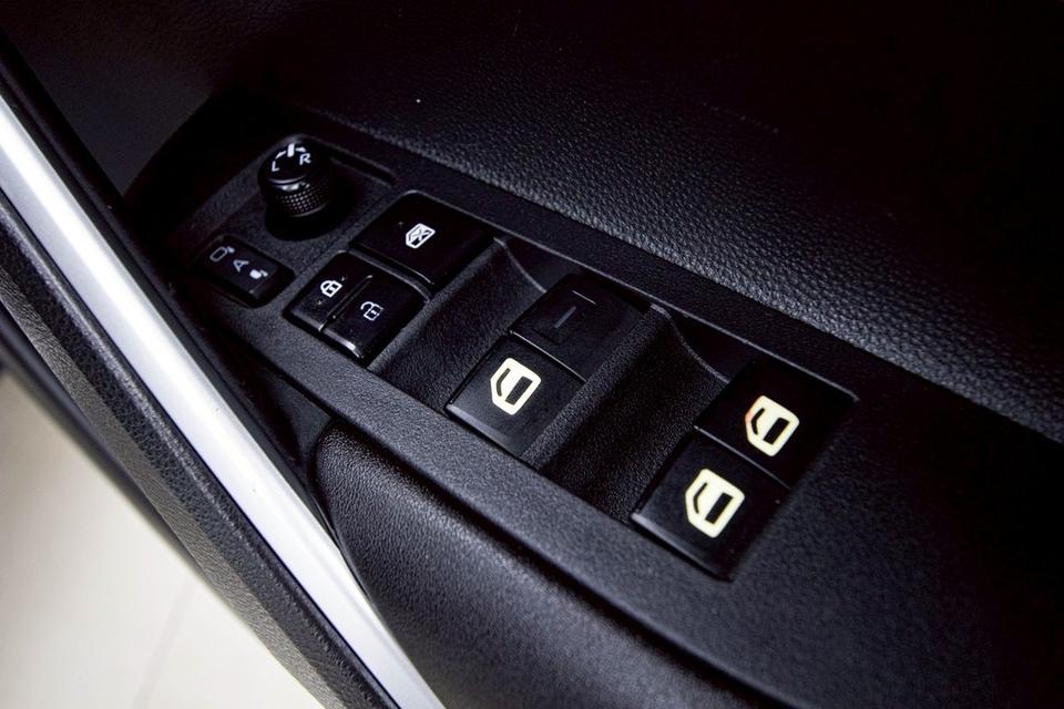 รหัสรถ 5B510 CROSS 1.8 HYBRID PREMIUM SAFETY 14