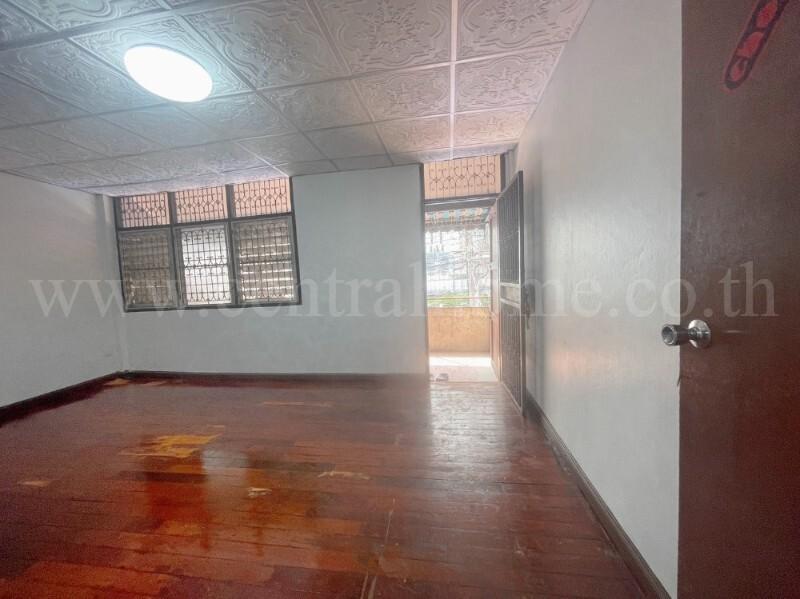 ทาวน์เฮ้าส์ ซอยจตุรทิศ 2 ดินแดง หลังริม ใกล้ BTS อนุสาวรีย์ชัยสมรภูมิ 11