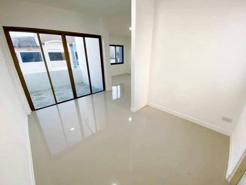 ขายทาวน์โฮม 3ชั้นรีโนเวทพร้อมอยู่ บ้านยังไม่เคยเข้าอยู่อาศัย ใกล้สนามบินดอนเมือง โครงการบ้านเอกบดี ดอนเมือง ซอย.ช่างอากาศอุทีศ 2