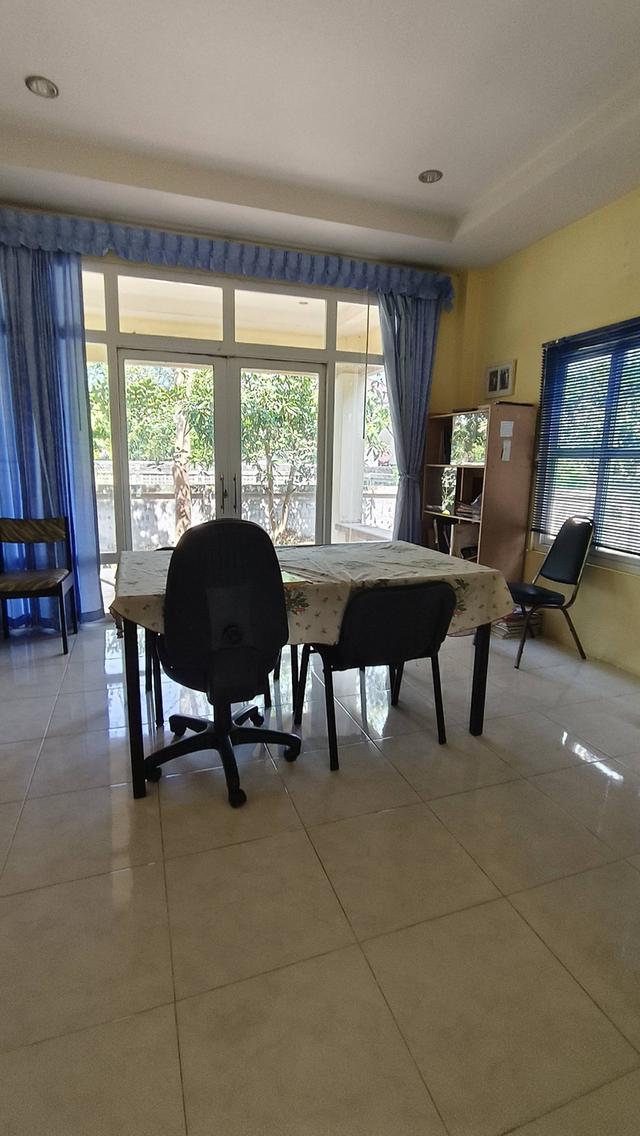 บ้านพร้อมที่ดินใจกลางบางแสน ขนาดเกือบไร่ 2