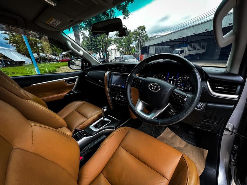 ขาย Toyota Fortuner 2.8V 4wd ปี16 13