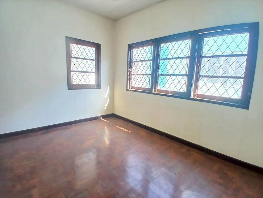 ขายบ้าน 2 ชั้น หมู่บ้านสราญธร คลอง4 ถนนพระองค์เจ้าสาย 6