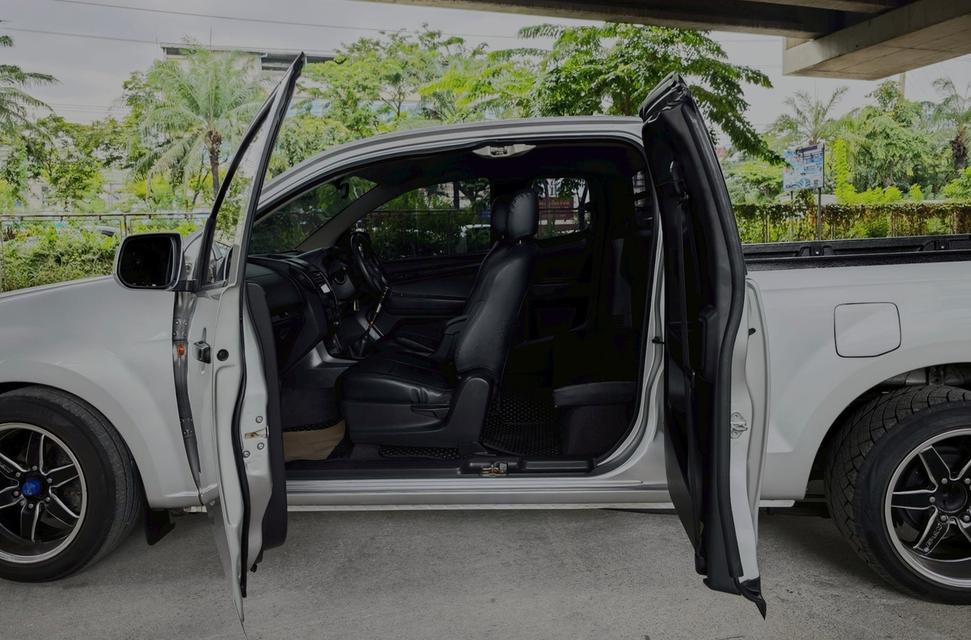 Isuzu D-MAX 2.5 Space-Cab MT ปีคศ. 2013  6