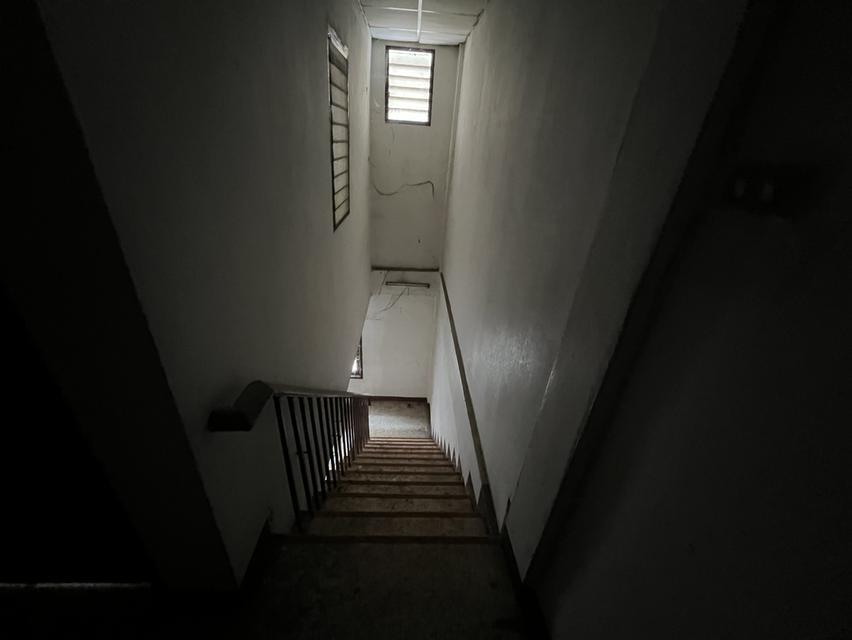 🧨 ถูกเหมือนได้เปล่า! ทาวน์เฮ้าส์ 3 ชั้น พื้นที่เยอะ จอดรถ 2 คัน 🚗 ม.อมรชัย 3 ซอย 7 เพียง 1.65 ลบ. 🔥 เจ้าของใจดี ฟรีโอนทุกบาท! 6