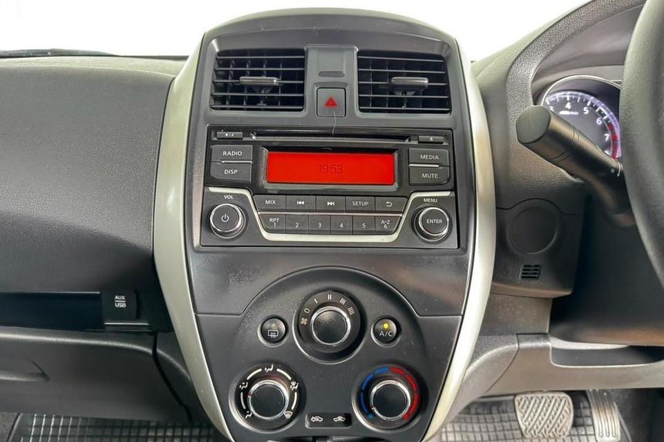 Nissan Almera 1.2 E Sportech เบนซิน เกียร์ออโต้  ปี2016 16