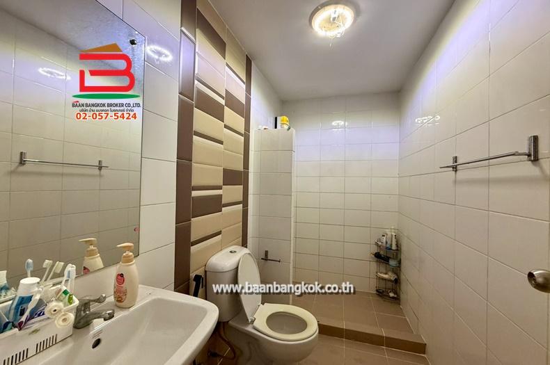 ทาวน์โฮม เดอะทรัสต์ทาวน์ วงแหวน-ลําลูกกา เนื้อที่ 19.8 ตร.ว (ใกล้บิ๊กซี ลําลูกกา) ถนนลำลูกกา ตำบลบึงคำพร้อย อำเภอลำลูกกา จังหวัดปทุมธานี 10