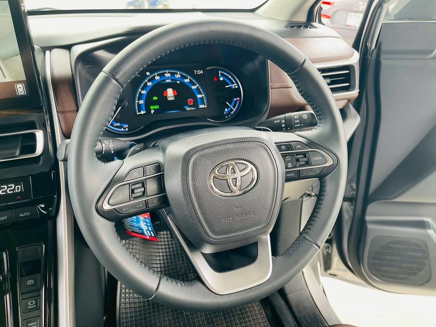 Toyota Innova 2.0 Zenix HEV Premium 2023 11