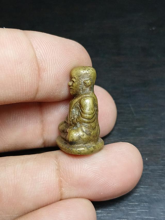 หลวงพ่อเงิน วัดบางคลาน 3