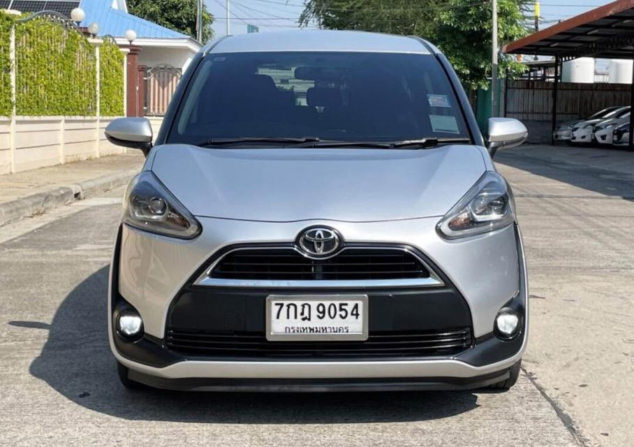 ขายรถมือ 2 Toyota Sienta สีเทา ปี 2018