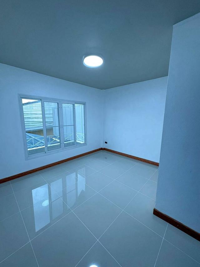 หมู่บ้านร่มเงาไม้  ถนนวัดลาดปลาดุกทาวน์เฮ้าส์ 2 ชั้น  ตกแต่งใหม่พร้อมอยู่  โทนสีอบอุ่น คลาสสิค แบบมีคลาส 12
