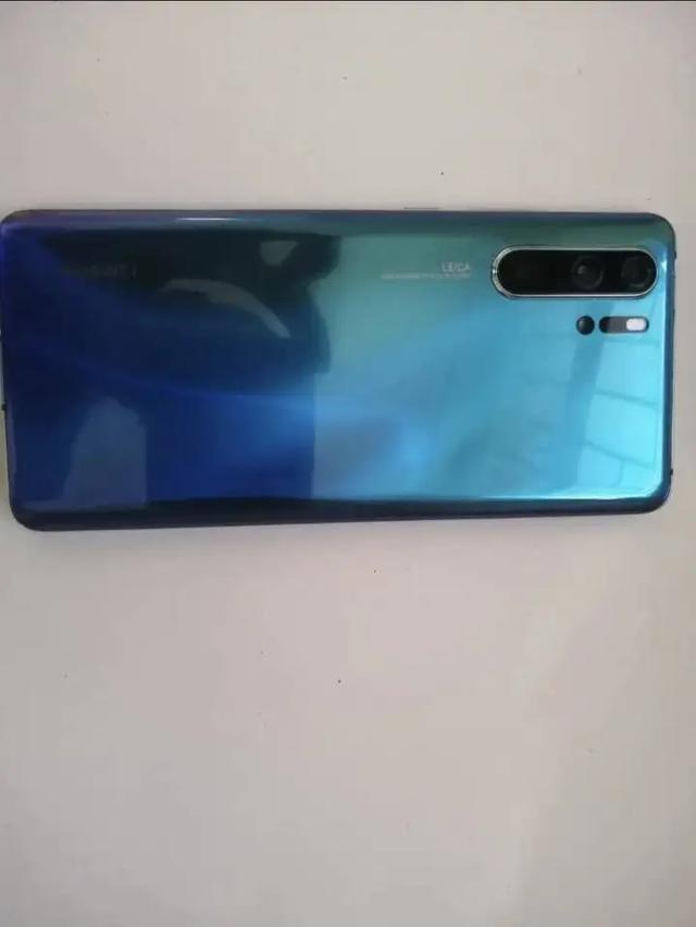 โทรศัพท์ราคาดี Huawei P30 2