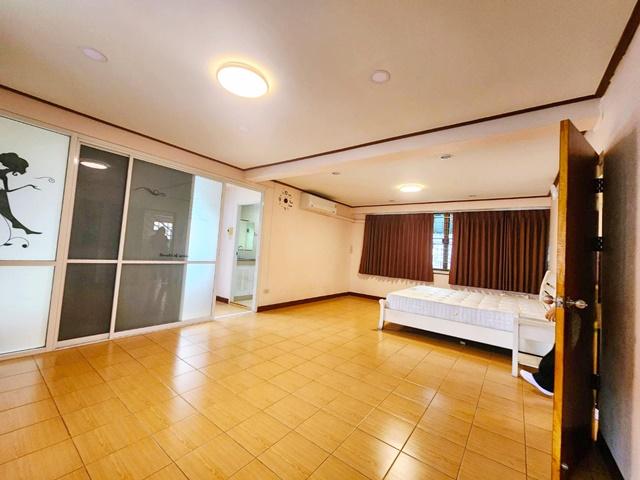 ทำเลรัชดา ห้วยขวาง 7-Eleven ลดราคา 45% ประชาราษฎร์บำเพ็ญ10-19 50ม.ที่จอดรถรอบอาคาร 5 คัน ให้เช่าอาคารออฟฟิศ 5 ชั้น 765ตร 4