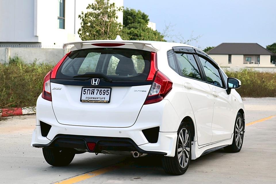 Honda Jazz 1.5S AT สีขาว ปี 2016